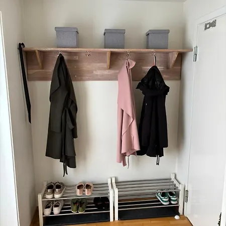 Tasta Townhouse Near Ons With Parking & Workspace Apartment *
