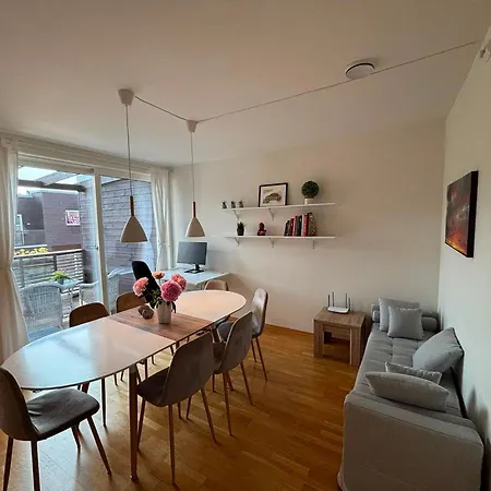 Tasta Townhouse Near Ons With Parking & Workspace