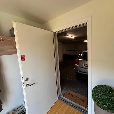 Apartment Tasta Townhouse Near Ons With Parking & Workspace *
