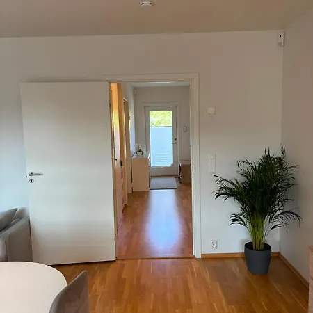 Tasta Townhouse Near Ons With Parking & Workspace